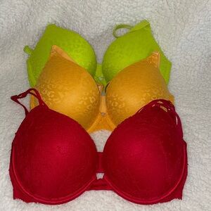 Victoria Secret - PINK Victoria Secret Molded Push Up Bras 32DD